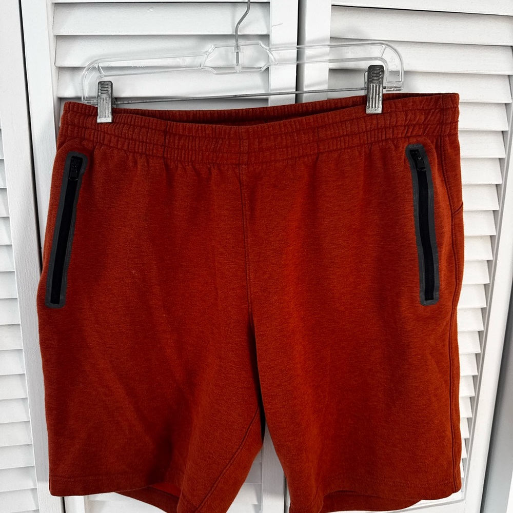 Old Navy Men's Athletic Shorts in Rust with Zipper Pockets